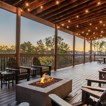 Luxury 12-Bedroom Cabin With Indoor Pool, Hot Tub & Movie Theater, Sleeps 36 Sevierville Exterior photo