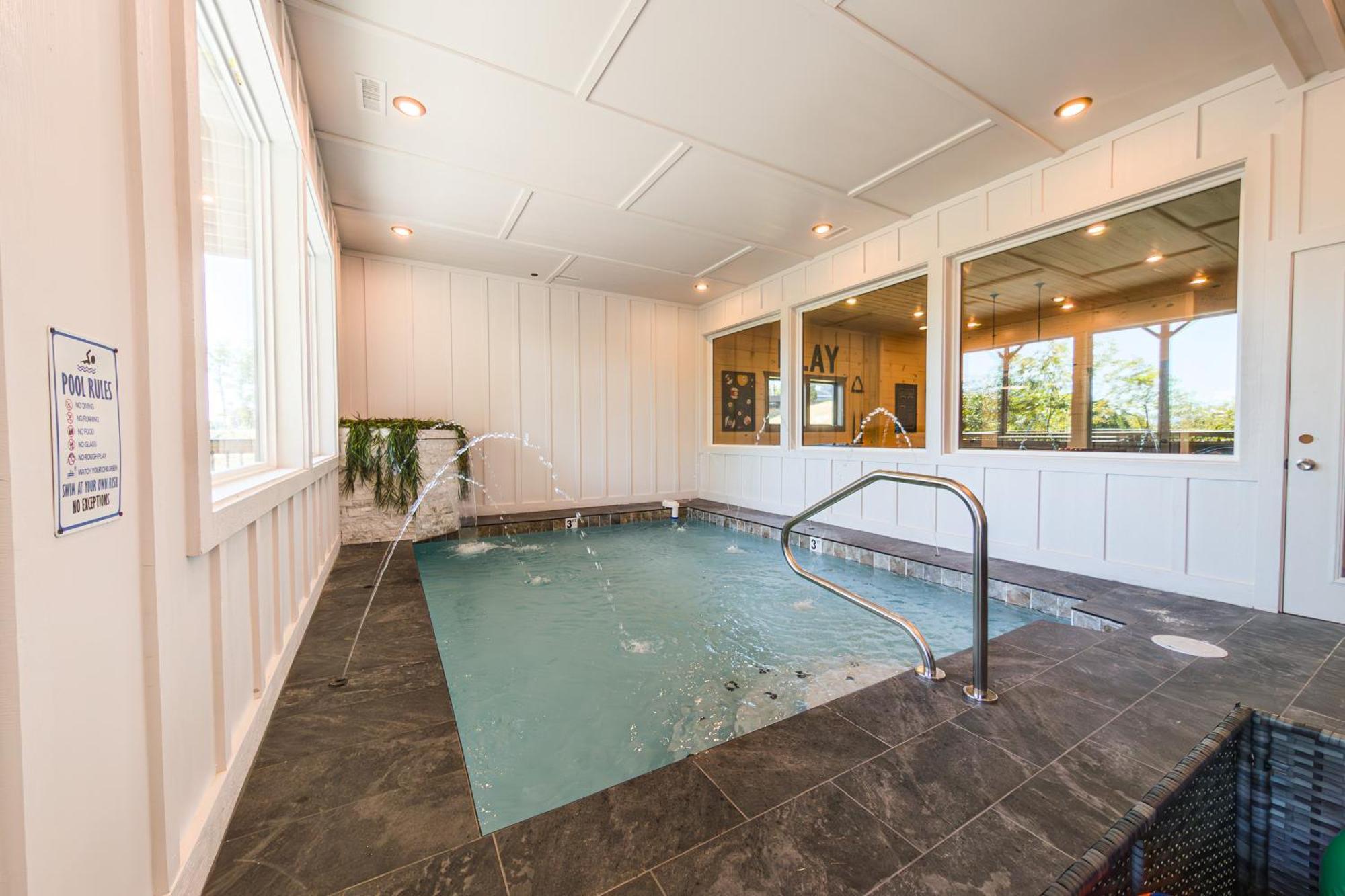 Luxury 12-Bedroom Cabin With Indoor Pool, Hot Tub & Movie Theater, Sleeps 36 Sevierville Exterior photo